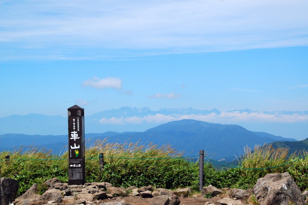 車山山頂から南アルプスを望む
