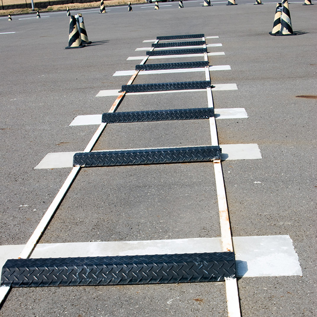 教習所の悪路走行
