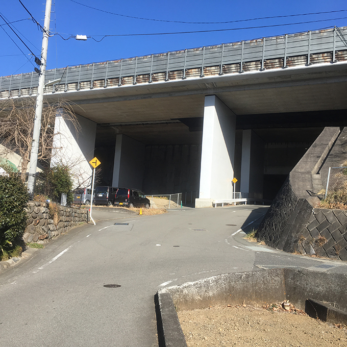 トンネルを抜けると勾配がきつくなる