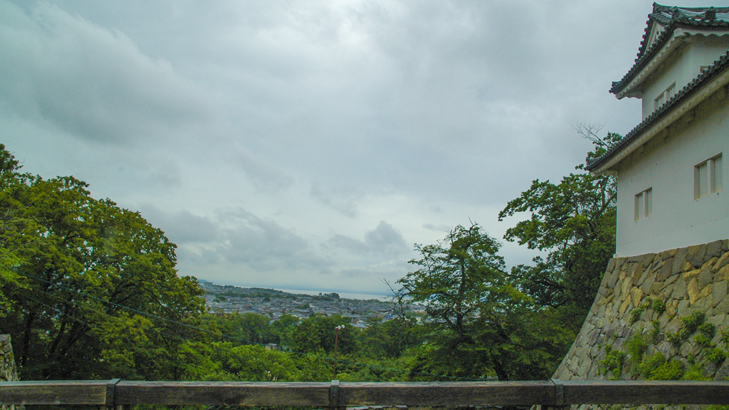 彦根城から琵琶湖を望む 