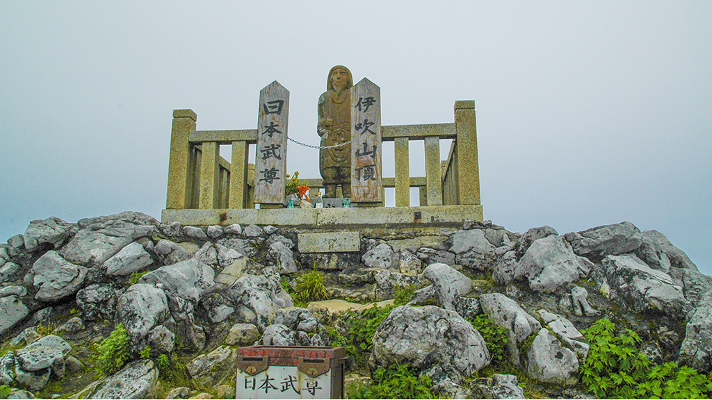 伊吹山の山頂