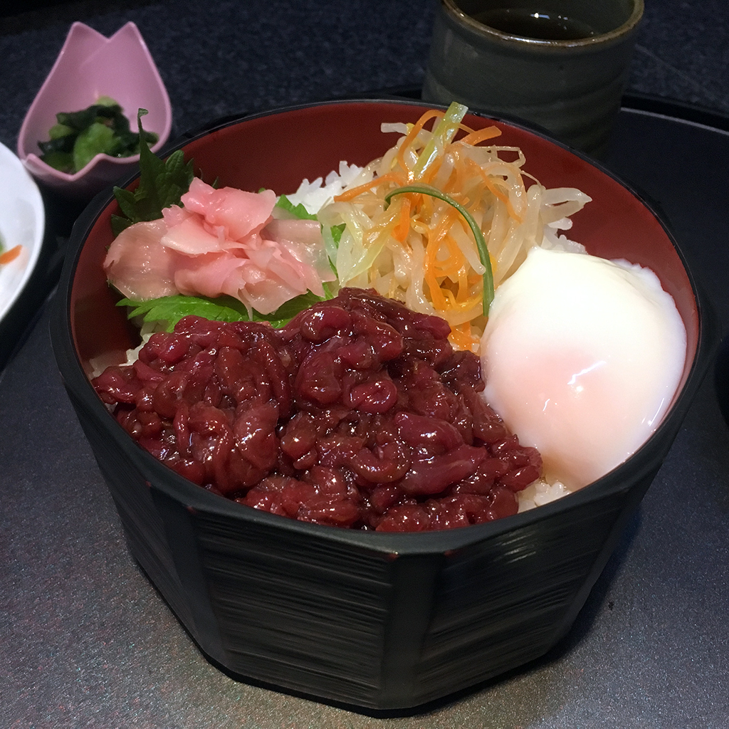 桜肉の丼